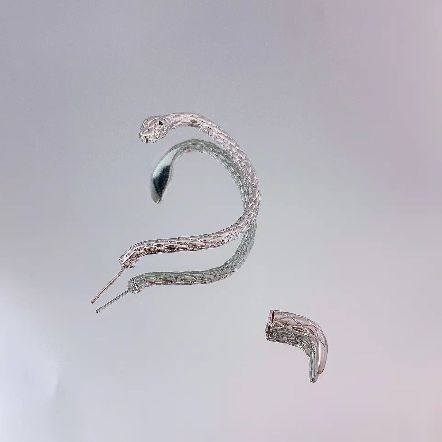 SLYTHERIN EARCUFF (TIKTOK VIRAL)